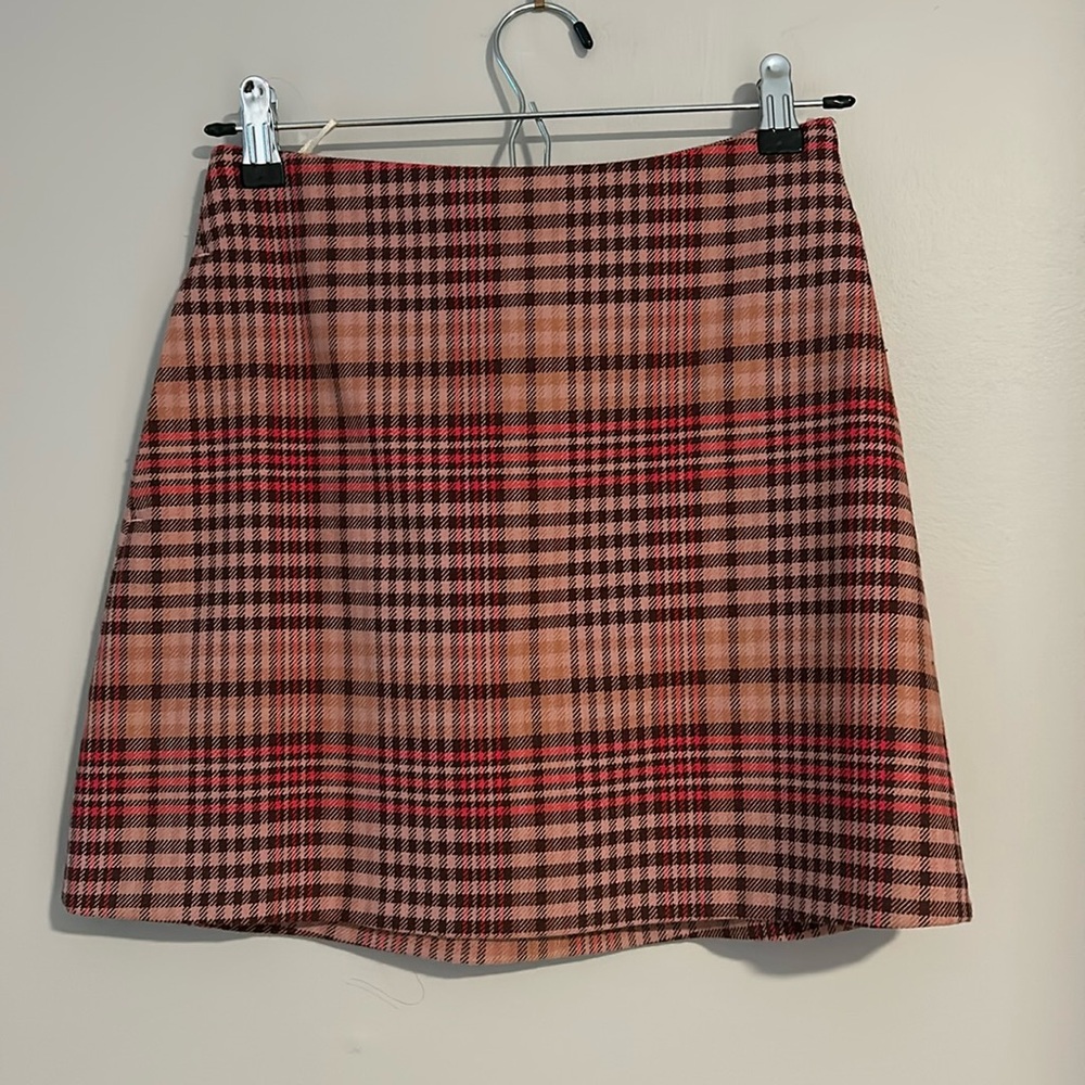 Aritzia Plaid Mini Skirt - Pink and Black